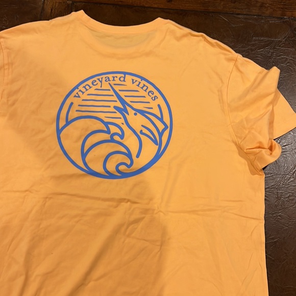 Vineyard vines t shirt - Picture 4 of 5